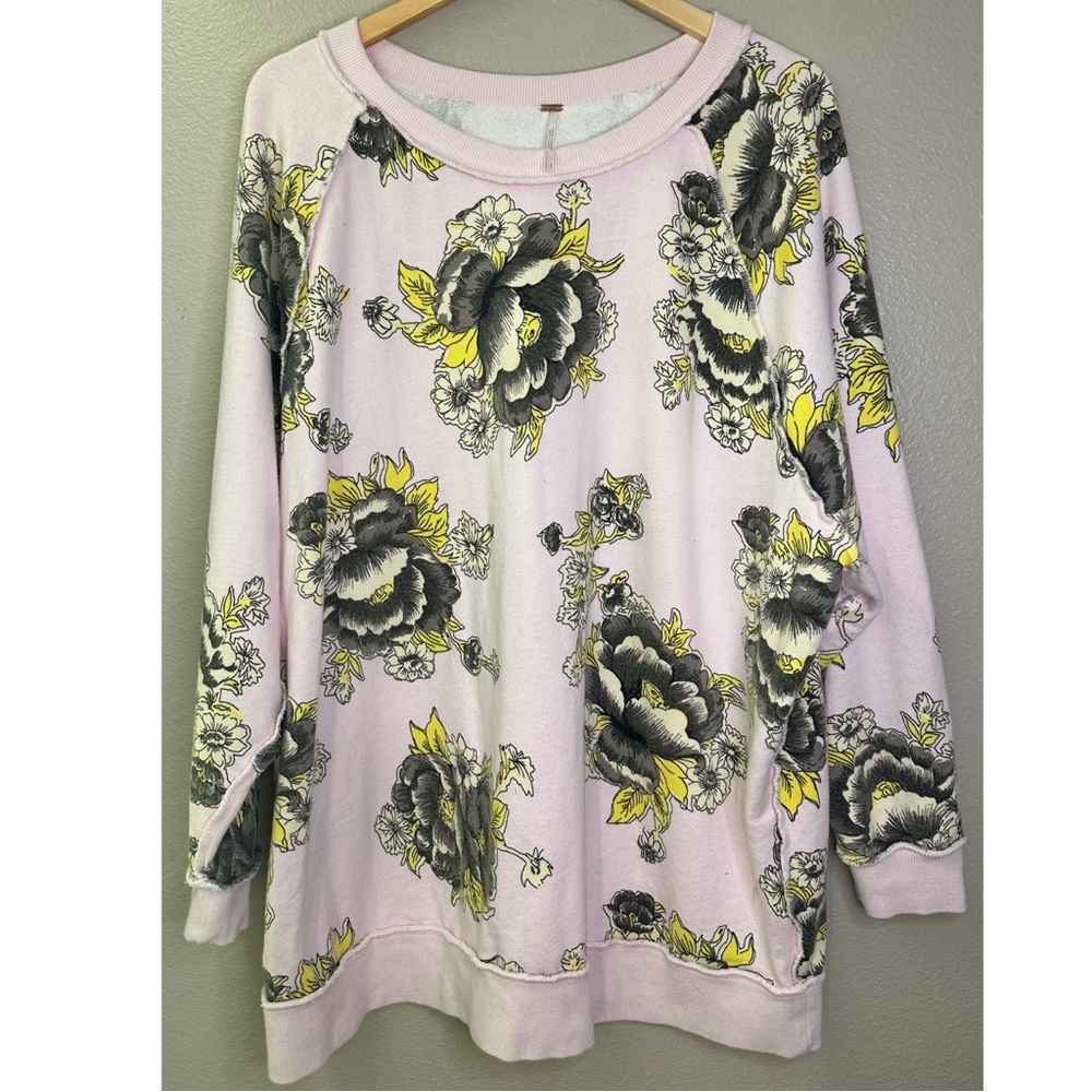 Free People Go On Get Floral Oversized Crewneck Sweatshirt Soft Pink Yellow Gray - Picture 7 of 7